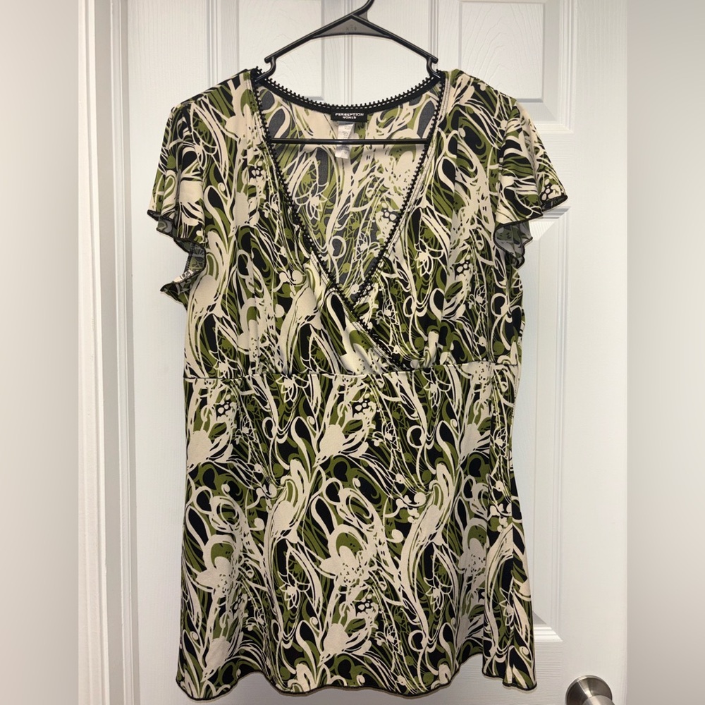 Perseption Women Green & Black Abstract Print Empire Waist Top – Size 1X
